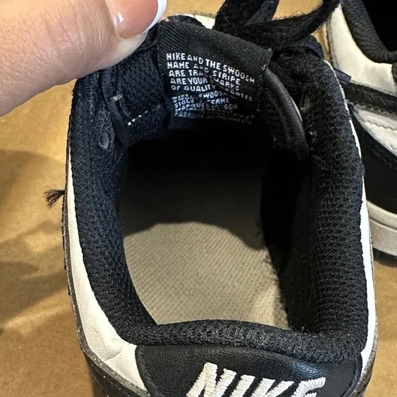Nike Kids Black and White Sneakers - Picture 5 of 6